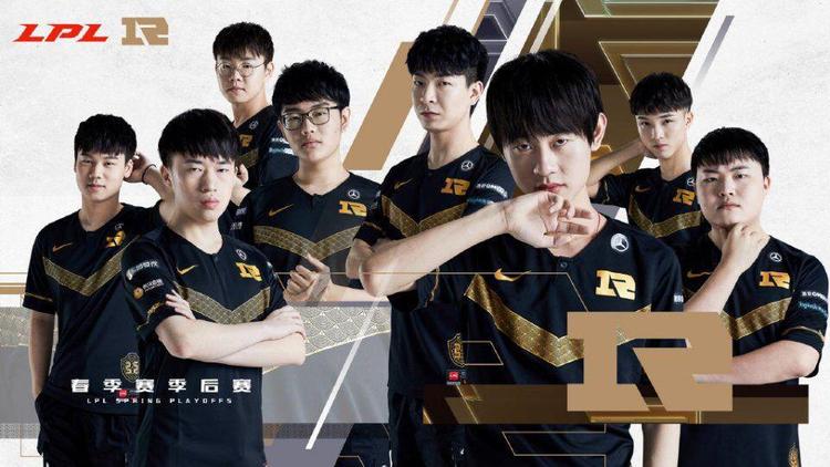 在转会市场 在转会市场